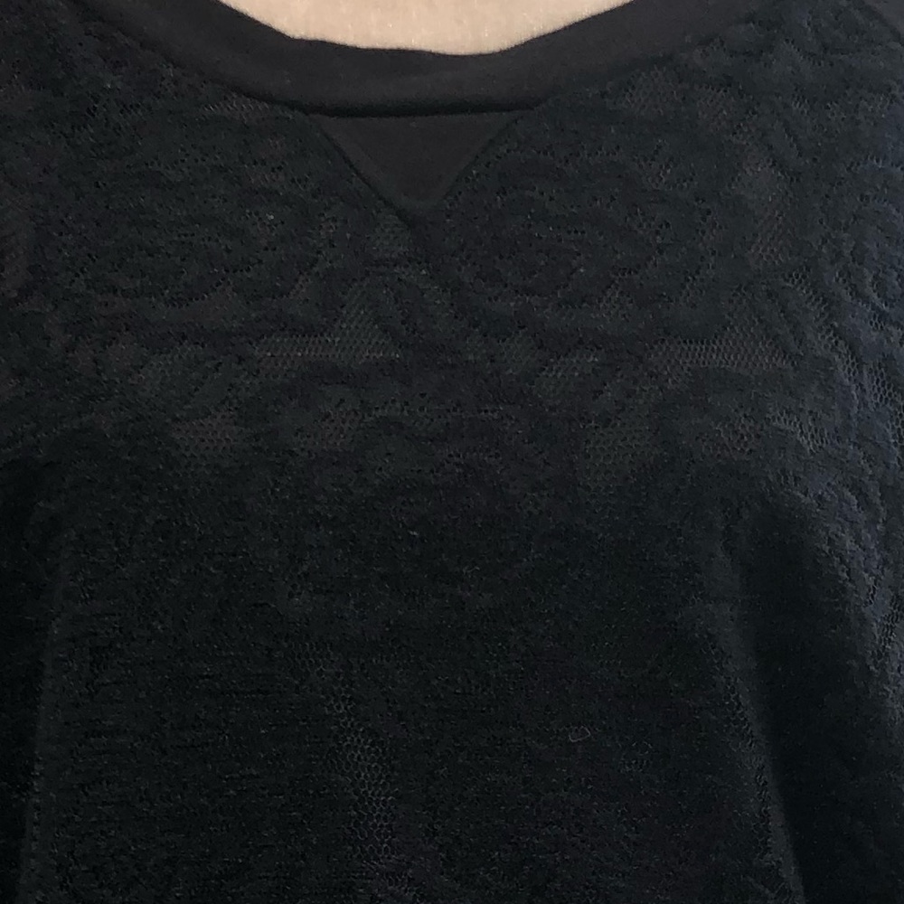 Black long sleeve with lace overlay - Picture 5 of 5